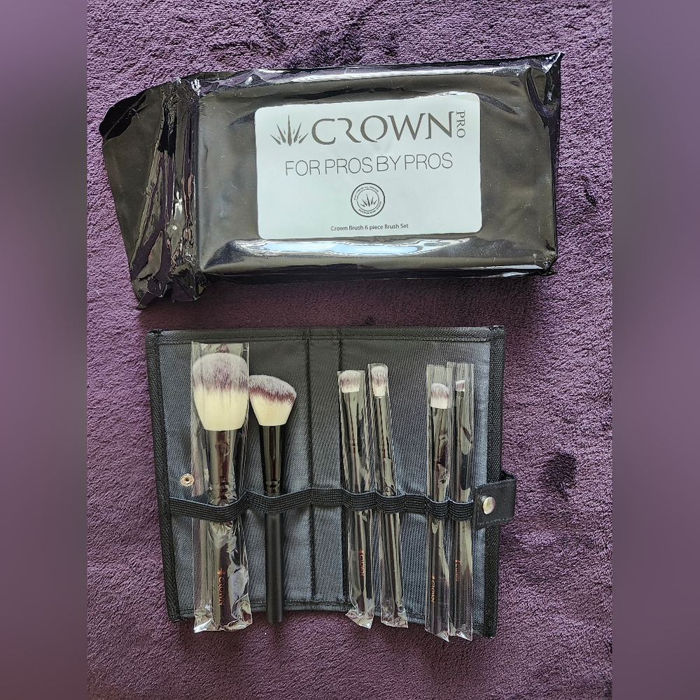 Crown Makeup Brushes